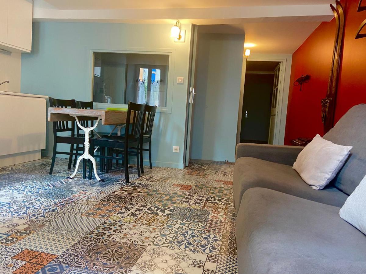 La Porteille Apartment *